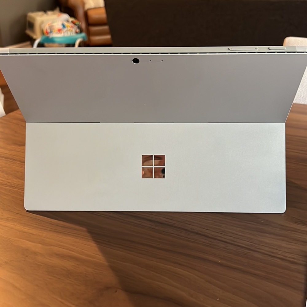 Surface Pro 7 - Picture 3 of 6